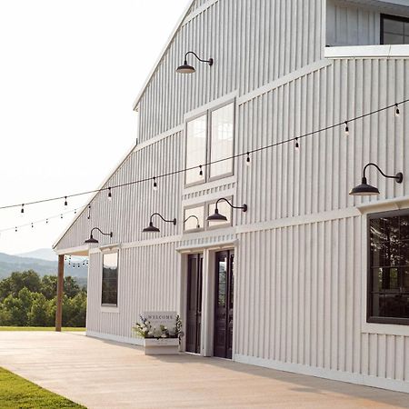 A Suite With A View + Wine Mount Airy Εξωτερικό φωτογραφία