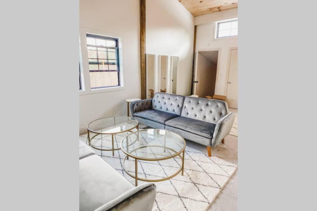 A Suite With A View + Wine Mount Airy Εξωτερικό φωτογραφία