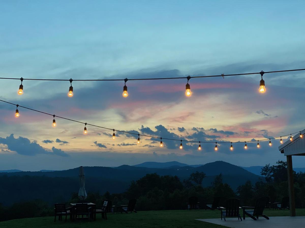 A Suite With A View + Wine Mount Airy Εξωτερικό φωτογραφία