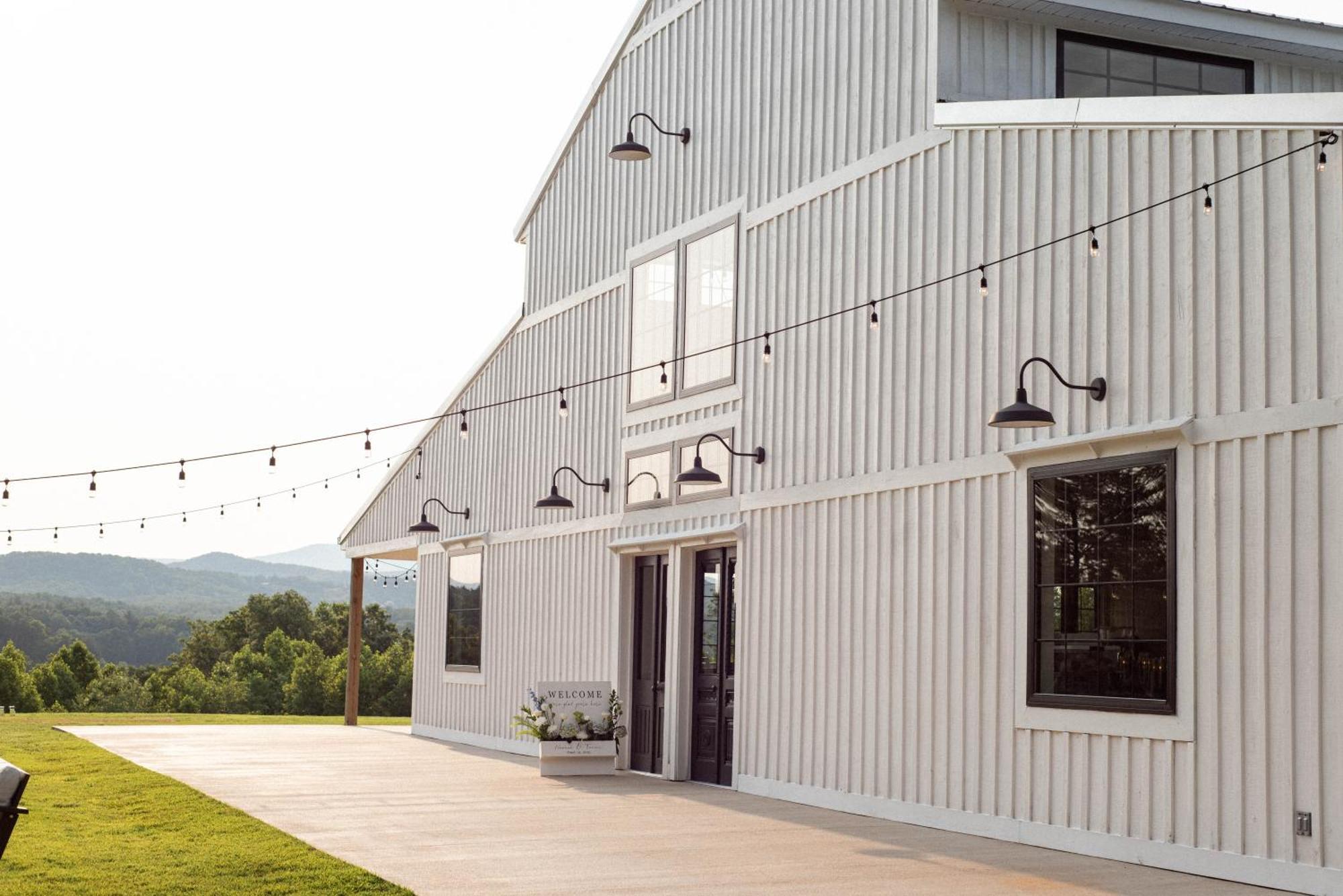 A Suite With A View + Wine Mount Airy Εξωτερικό φωτογραφία